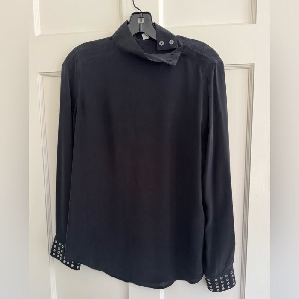 Equipment Black black silk blouse with Silver Eyelet Cuffs